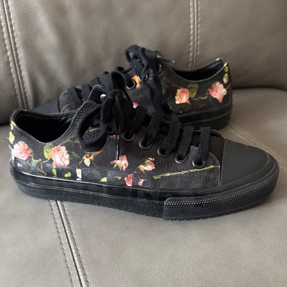 Burberry Black Floral Girl’s Sneakers